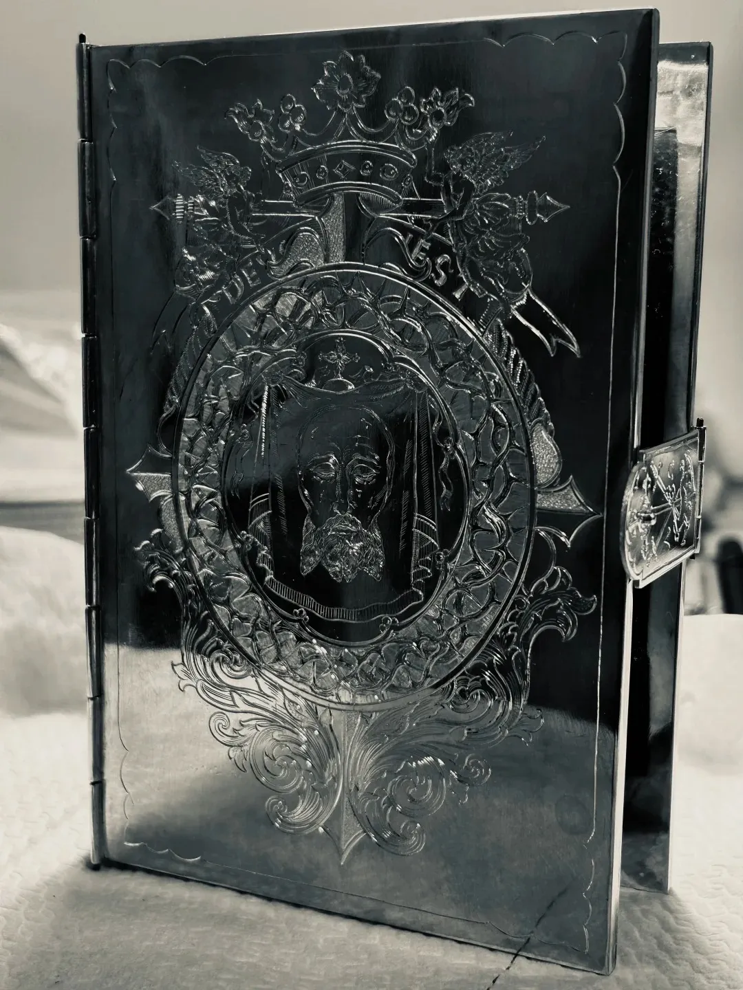 Episcopal Ring — detail 5