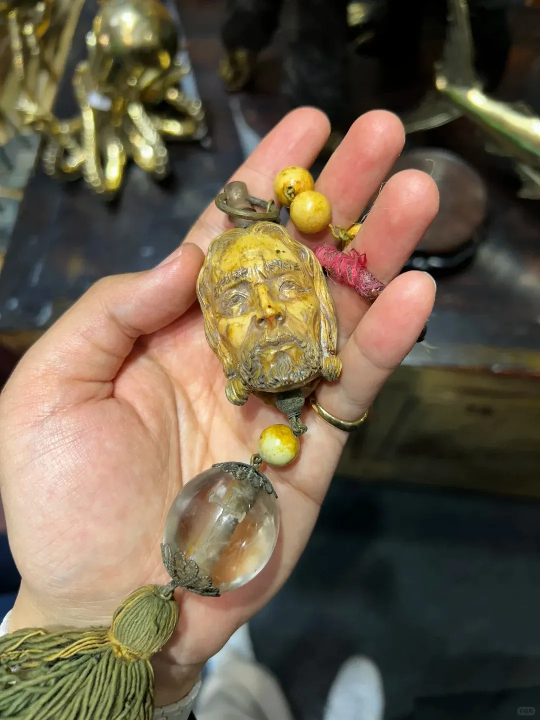 Skull-shaped prayer beads — detail 4