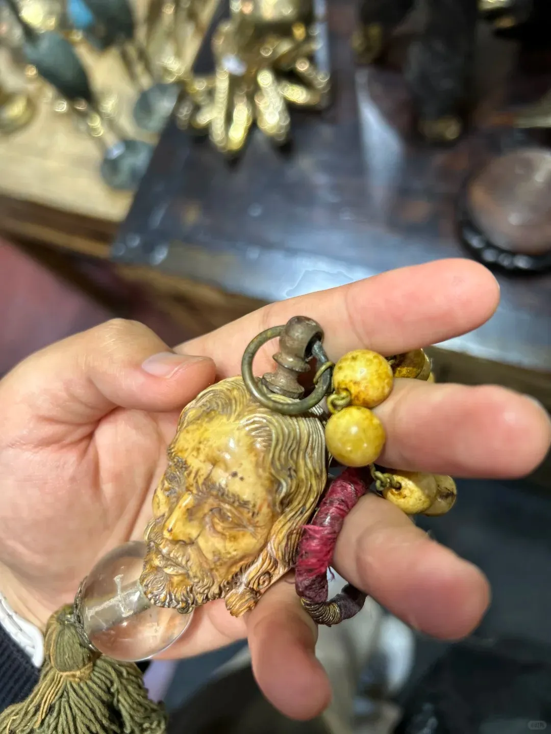 Skull-shaped prayer beads — detail 6