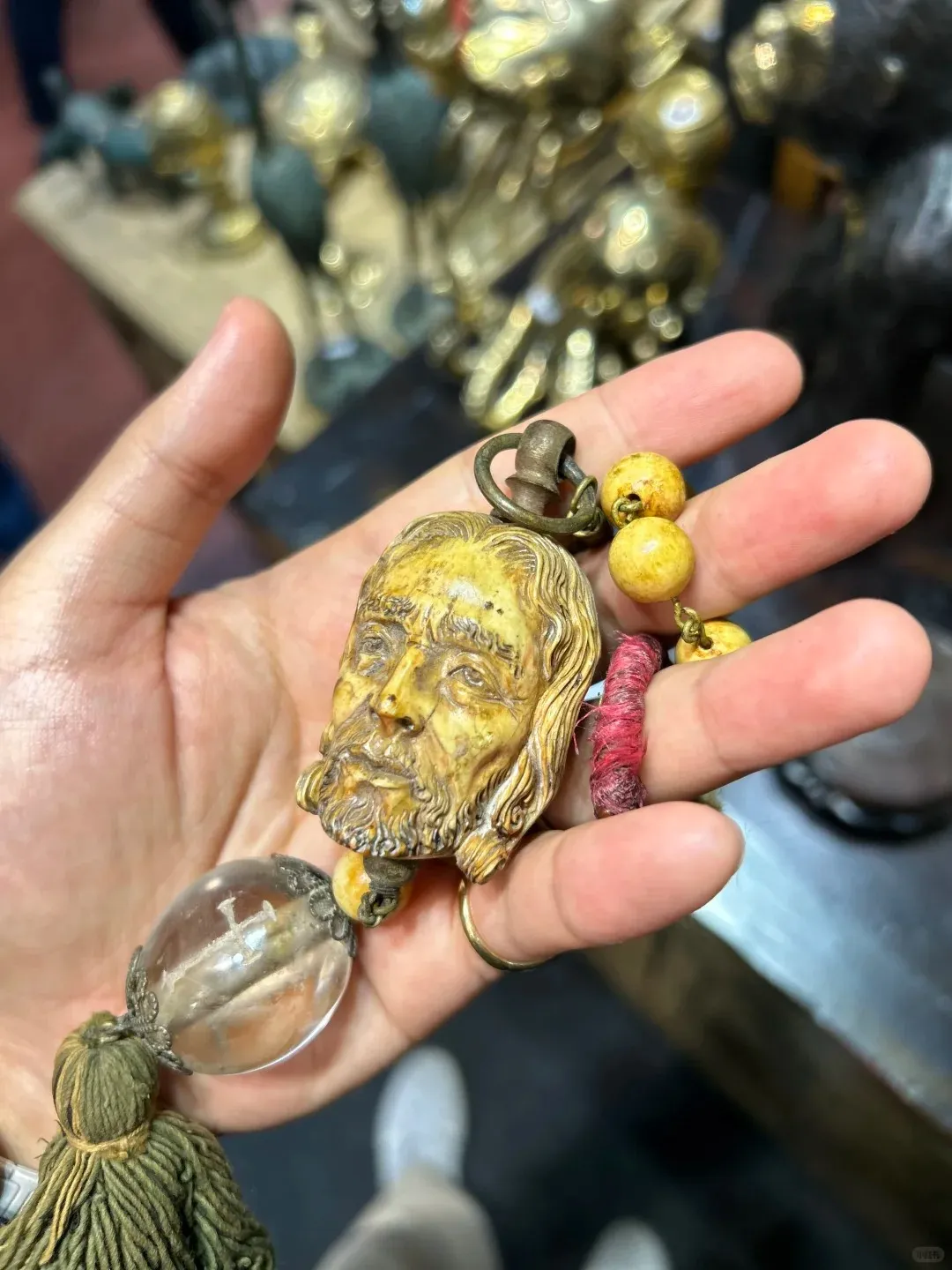 Skull-shaped prayer beads — detail 7