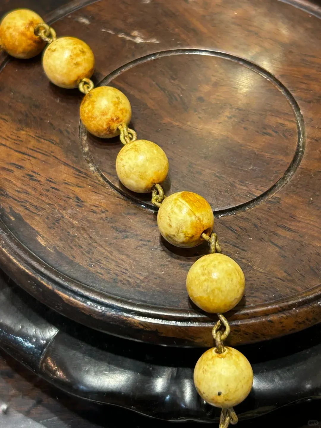 Skull-shaped prayer beads — detail 8